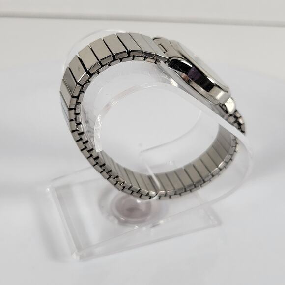 Women’s Stretch Band Watch Large Numbers Silver Tone Quartz - Picture 5 of 11